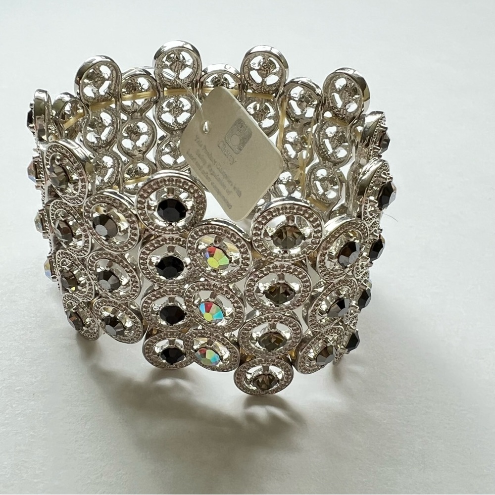 NWT Silver Stretch Bracelet